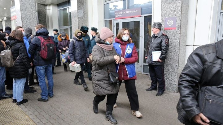 Поезд с эвакуированными жителями Мариуполя прибыл в Нижний Новгород
