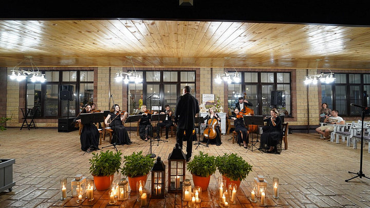 Струнный оркестр выступит в виноградниках под открытым небом в Новороссийске