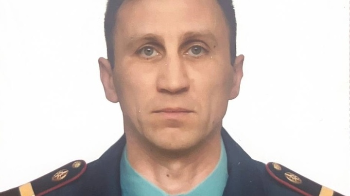 На Камчатке пожарный проплыл 40 метров в ледяной воде для спасения девочки со льдины