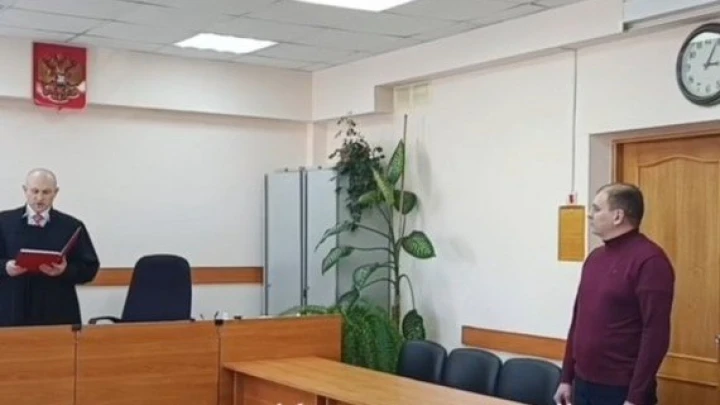 Начальник колонии сам стал заключенным за помощь главарю ячейки АУЕ*