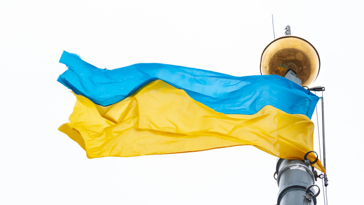 Украину послали на три буквы. Кредиты Запада загнали Киев в кабалу