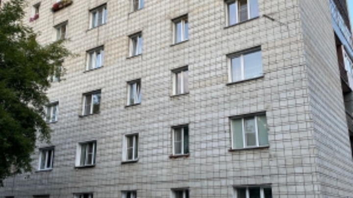 Новосибирец начал беспорядочную стрельбу по людям из окна – есть пострадавшие