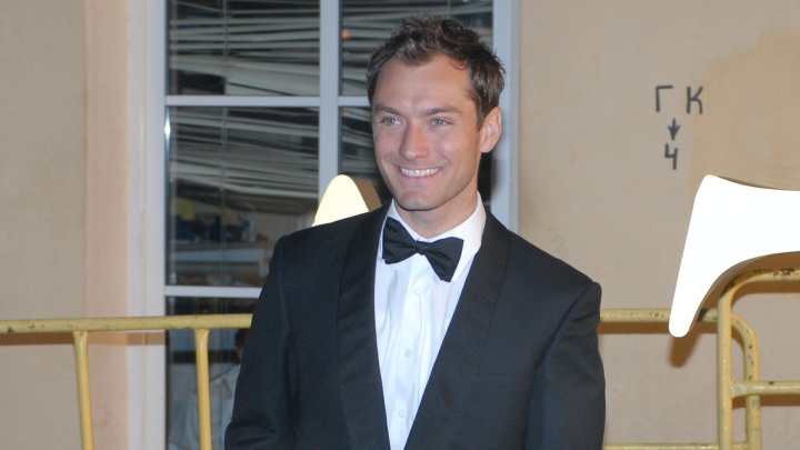 Джуд Лоу в роли Путина: первые кадры со съемок Волшебника Кремля взорвали соцсети