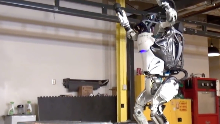 Морпехи обхитрили робота с помощью приёма из игры Metal Gear Solid