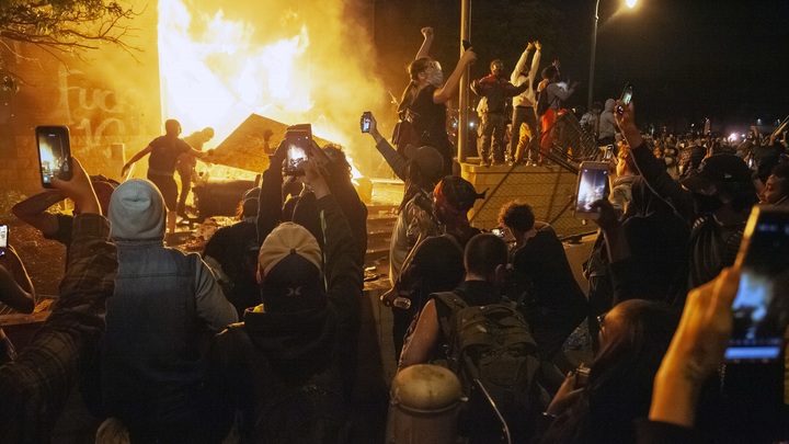 России пора готовиться к гражданской войне в США - Делягин