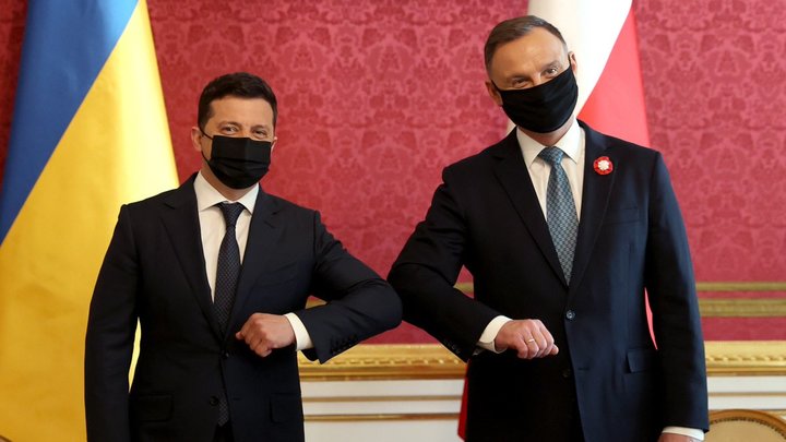 А как кичились: Западные кураторы поставили на Украине крест - политолог Осташко