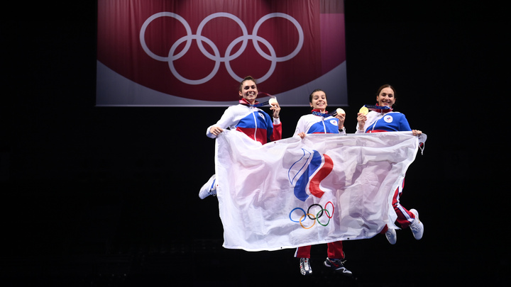 We Will ROC You: Петербург поддержал российских спортсменов на Олимпиаде-2020