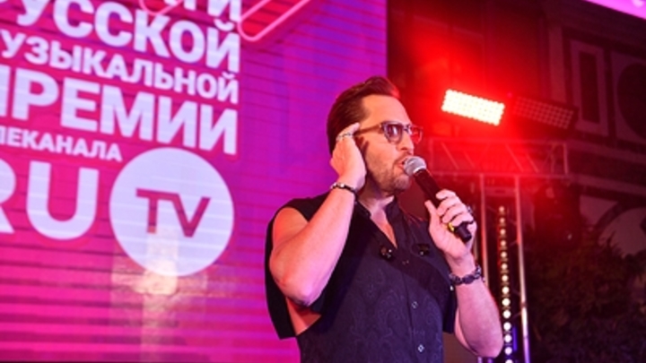 Отменённый Александр Ревва снова появился на сцене. Возмущению русских не было предела