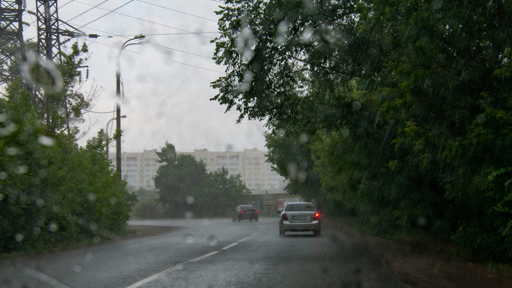 В Армавире залповый ливень подтопил 16 дворов, комиссии оценивают ущерб