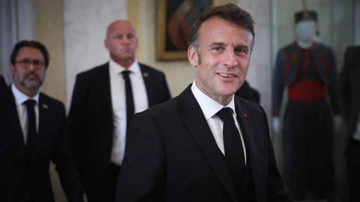 Макрон собрался давить на Россию: В Кремле дважды выразили сожаление глухотой Франции