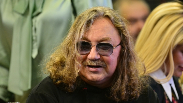 Попавшему в больницу Игорю Николаеву провели аортокоронарное шунтирование