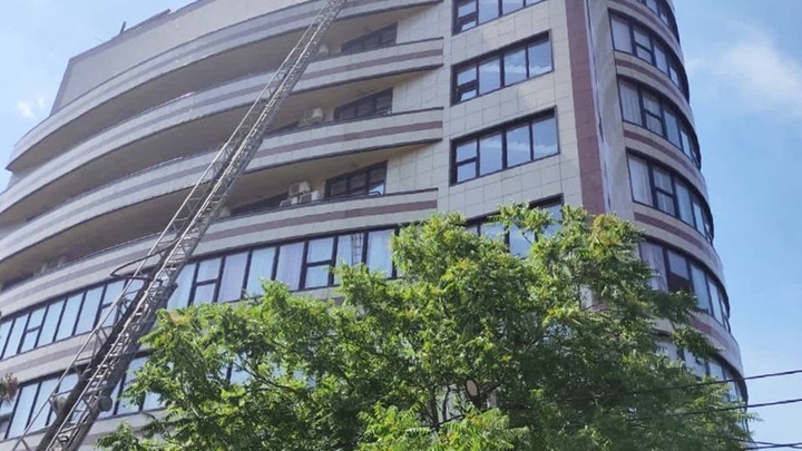 В центре Геленджика из-за пожара в гостинице эвакуировали 50 человек