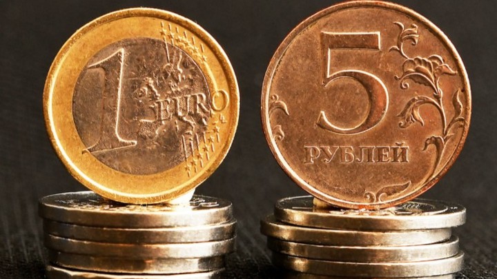 Сильный рубль или слабый? В России видят выгоду от любой позиции валюты