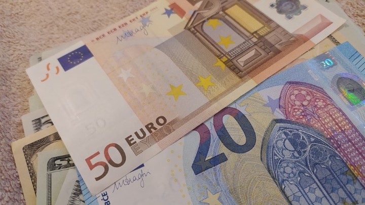 Экономист: Одна страна может развалить весь Евросоюз. И это не Россия