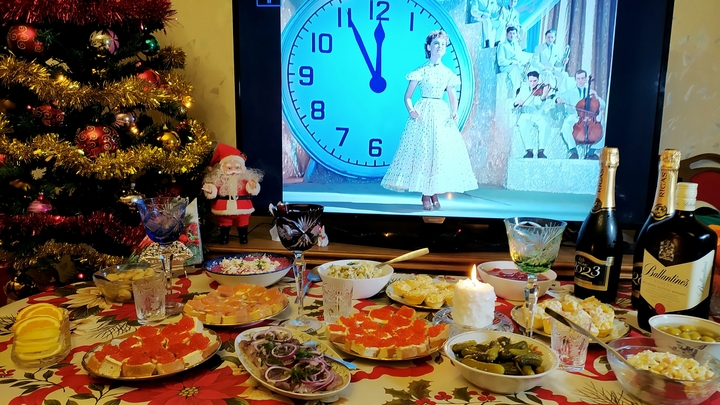 Диетолог Макиша дала два совета, как пережить новогоднее застолье