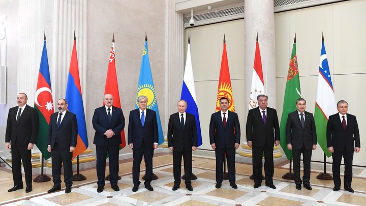 Исход русских вместе с армянами. Пашинян продал страну турецкому султану