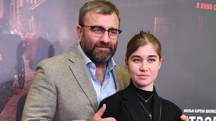Дочь актёра Пореченкова попала в ДТП: код колёсами мерседеса оказался юный скутерист