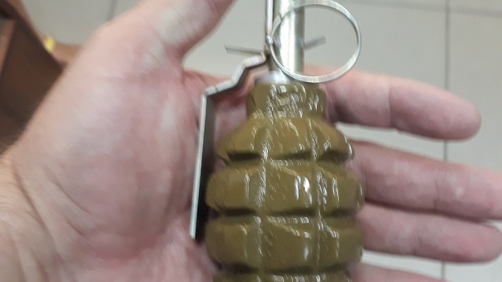 В городе Ставропольского края посетитель ресторана бросил гранату под ноги своим обидчикам и сбежал