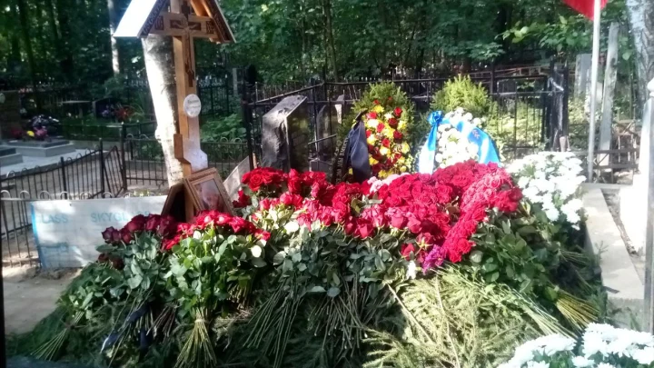 В Церкви напомнили о правилах ухода за могилой