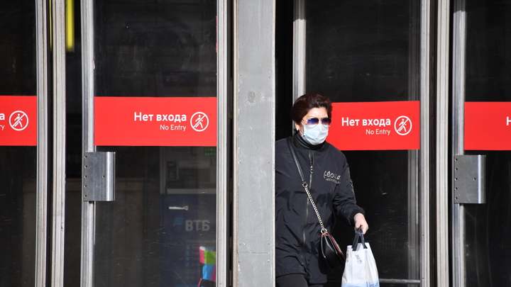 В Московском метрополитене начали снимать вторые двери перед летом