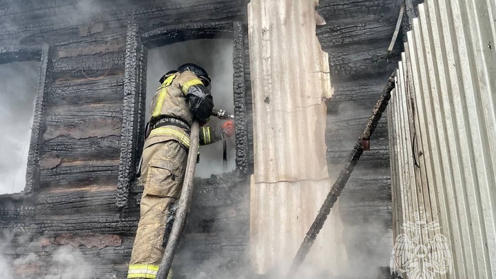 Пожилой мужчина в Челябинской области задыхался от пожара в доме