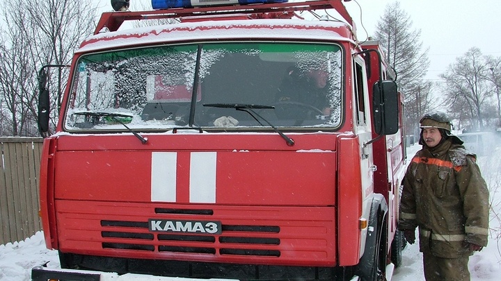 Пожар в пятиэтажке в Ростове-на-Дону: погибла женщина, жильцы эвакуированы