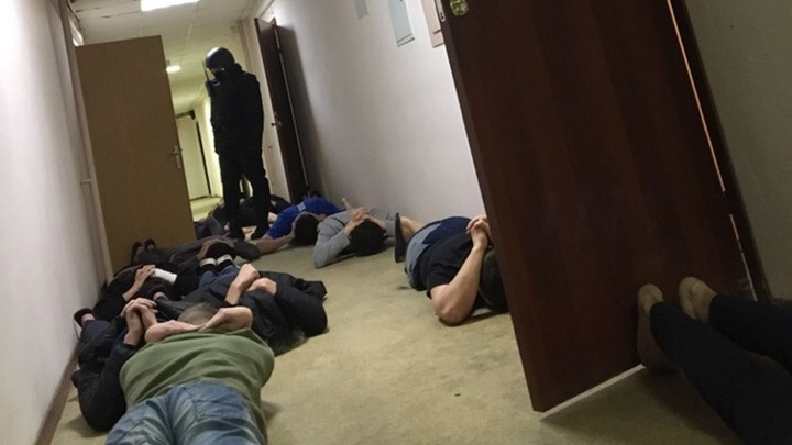 Сейф к полу прикручен, в нём пистолеты: ректор РГГРУ о комнатах ингушских студентов