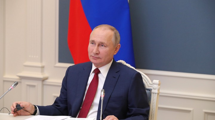 Путин передал скрытое послание Байдену: Политолог о речи президента на форуме в Давосе