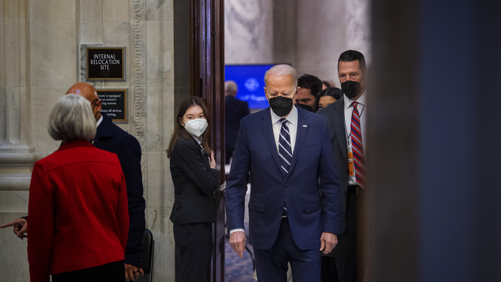 Плохой денёк для дедушки: Верховный суд заблокировал указ Байдена о вакцинации