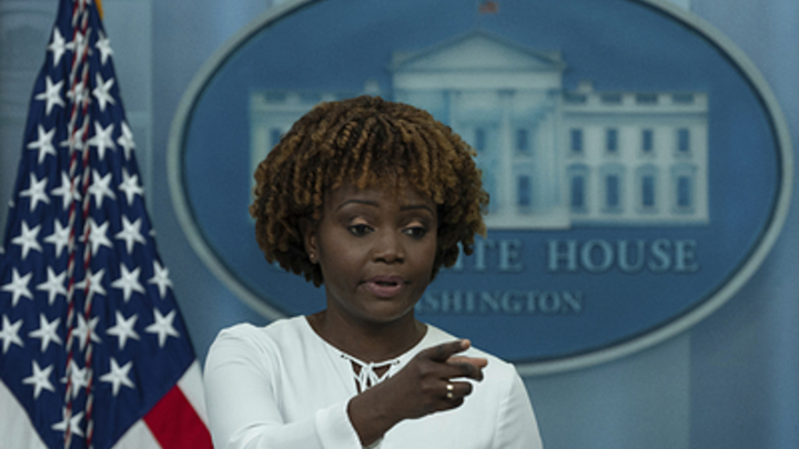 Псаки ушла - мемы остались: Новый пресс-секретарь Белого дома поплыла от неудобного вопроса