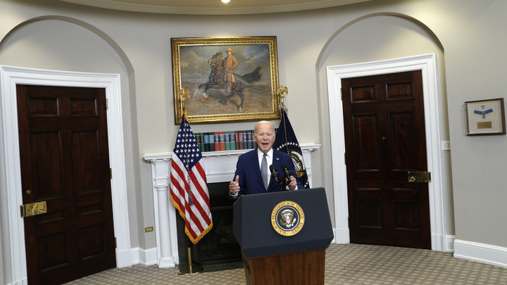 США и на официальном уровне начали сливать Зеленского