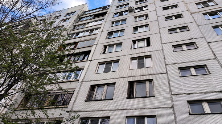 В Самаре прокуратура помогла семье переехать из аварийного жилья