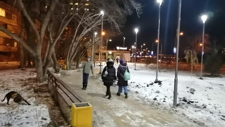 В школах Челябинска власти отменили занятия 24 февраля из-за мороза
