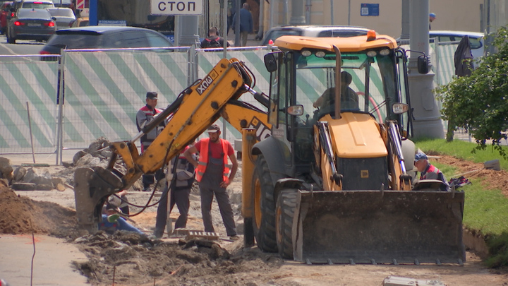 В России зарабатывают сверхприбыли на мигрантах: Русским дали лишь маленький кусок