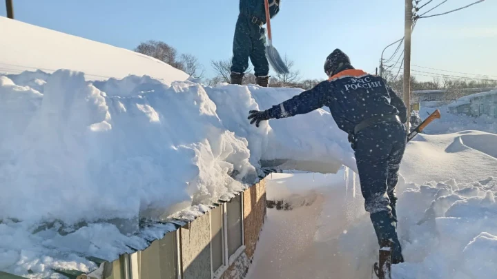 Рекордный за 60 лет снегопад на Камчатке: реальная высота сугробов