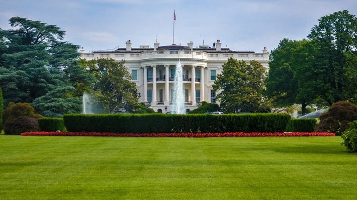 Конфискация российских активов подорвёт мировое влияние США — Bloomberg