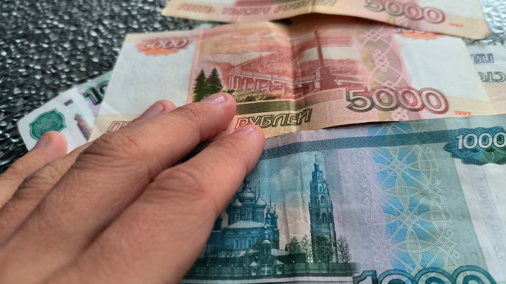 На заработные платы бюджетников Новосибирской области направят более 2 млрд рублей