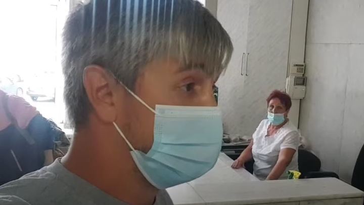 В Челябинске депутата в шортах не пустили в мэрию вахтеры: началась драка