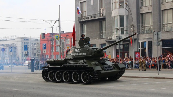 В центре Новосибирска 4 мая состоялась первая репетиция Парада Победы