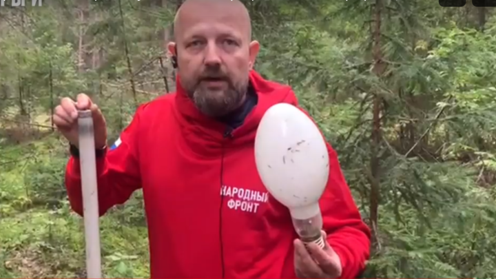 На границе Суздальского района в лесу нашли свалку ртутных ламп На границе Суздальского района в лесу нашли свалку ртутных ламп