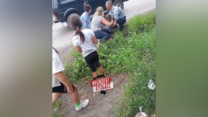 В Кемерове машина сбила двух мальчиков на электросамокате