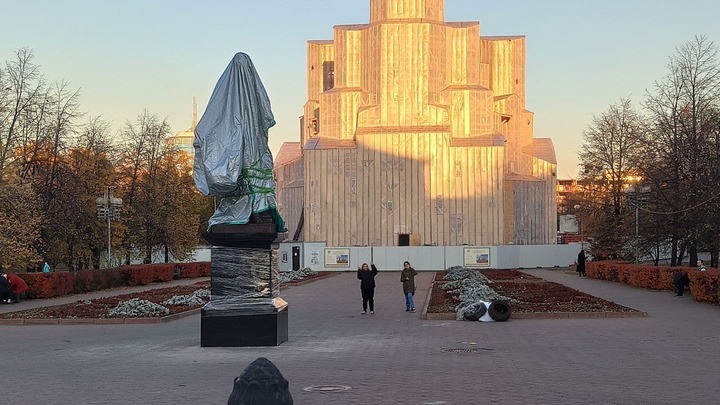 В Челябинске уже установили памятник Александру II