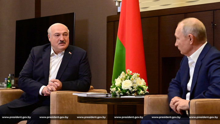Путин позвонил Лукашенко для длительного разговора