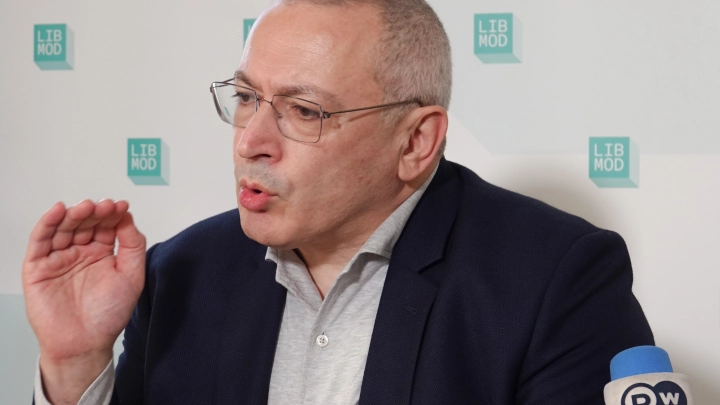 Беглый олигарх вышел в эфир с плохими вестями. Ругался на чём свет стоит: Это пропаганда, а не экспертиза!