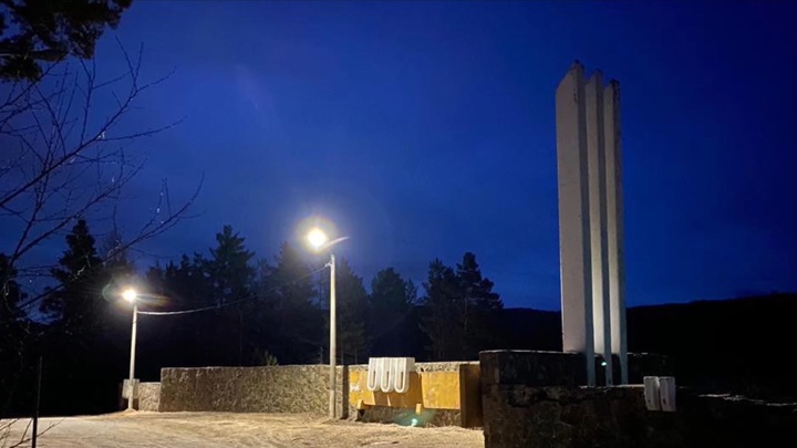 Благоустройство по-молоковски: под Читой подсветили стелу близ санатория