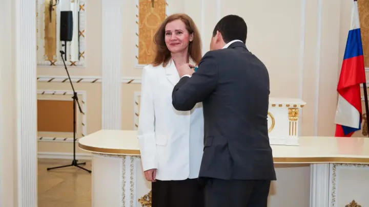 Знаки почёта Материнская слава многодетным семьям вручил глава Раменского округа