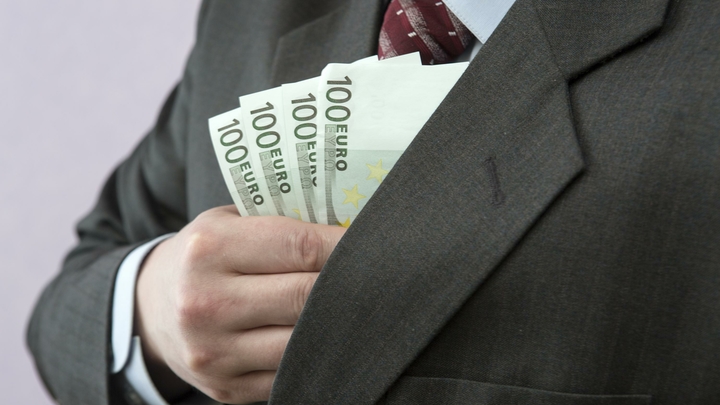У скольких самарцев выросли зарплаты в 2023 году
