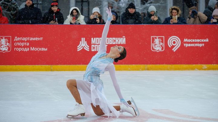 Собянин: Открыли каток на главной площади Северного речного вокзала