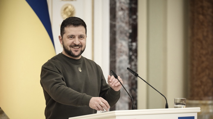 Зеленский готовит побег с Украины. Дело за малым - добить свою армию