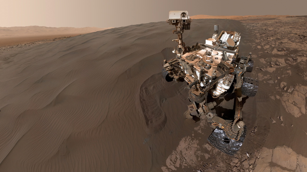 Аппарат Curiosity заснял идеально ровный круг из камней на Марсе Аппарат Curiosity заснял идеально ровный круг из камней на Марсе